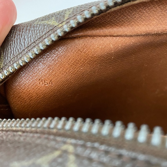 Louis Vuitton Compeigne 23 - Picture 9 of 10